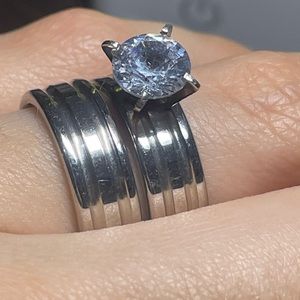 Set of 2 stainless steel rings